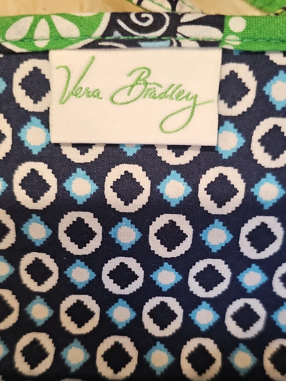Vera Bradley Sleek Wallet IN Cupcake Green EUC